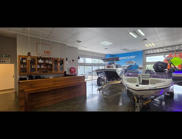 1,360M² SHOWROOM TO LET IN RIVERSIDE PARK